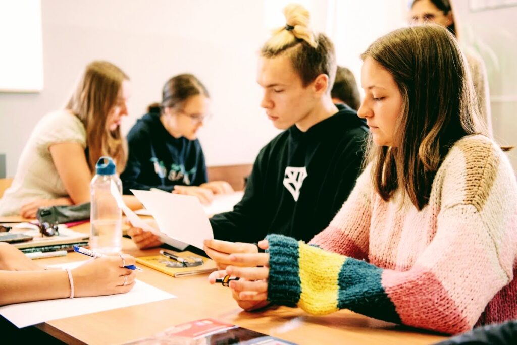 Korzystanie z różnych źródeł wiedzy